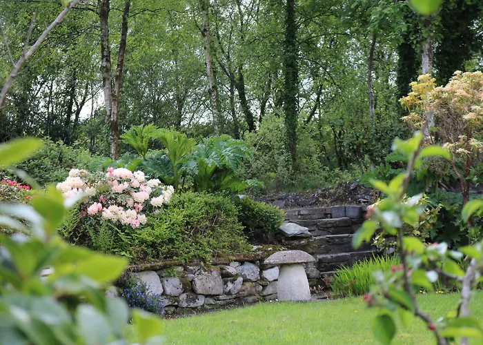 Five Oaks Bed & Breakfast With Free Parking, Tranquil Setting